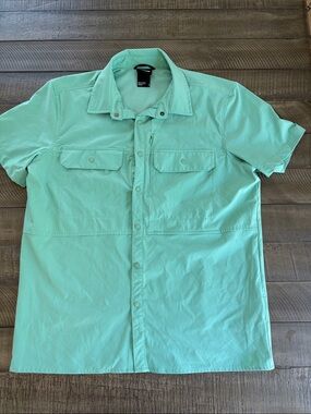 The North Face Short-Sleeve Button-Down Shirt in Seafoam